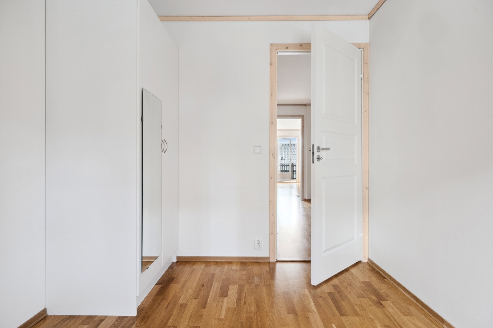 Leiligheten har to gode soverom på hhv 12 m² og 8 m². Galleribilde