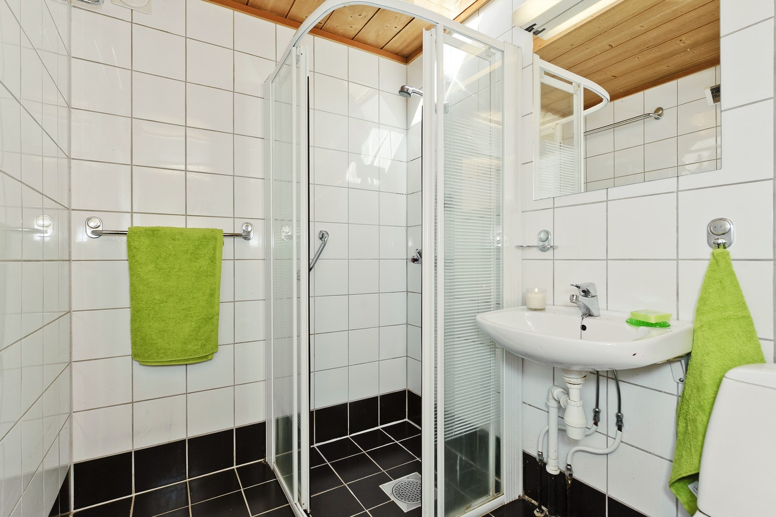 Flislagt bad fra 1997 Galleribilde