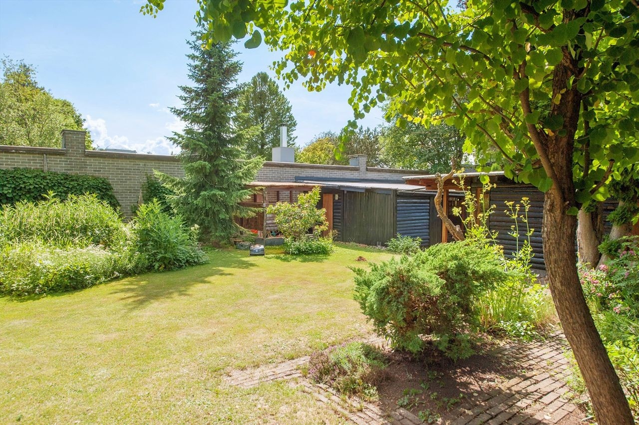 I atriet finner du roen, og kan sitte i hagen og stenge av verdenen utenfor. Galleribilde