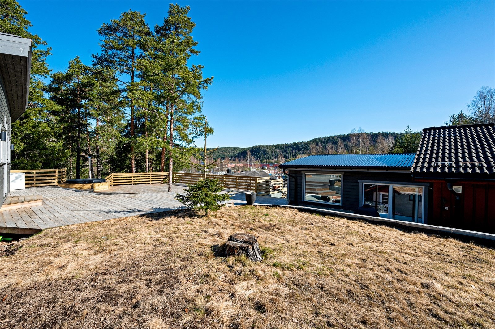 Aukse Martinkute v/ EiendomsMegler1 har gleden av å presentere Osloveien 715! Galleribilde