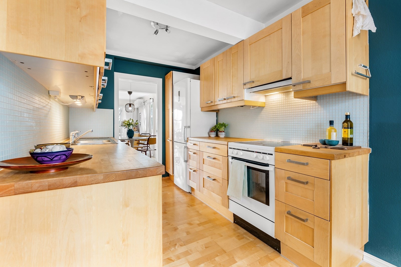 Godt utnyttet med skap -og benkeplass Galleribilde