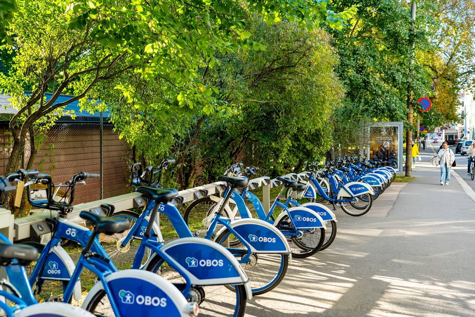 Flere ulike transportmuligheter utenfor leiligheten. Galleribilde