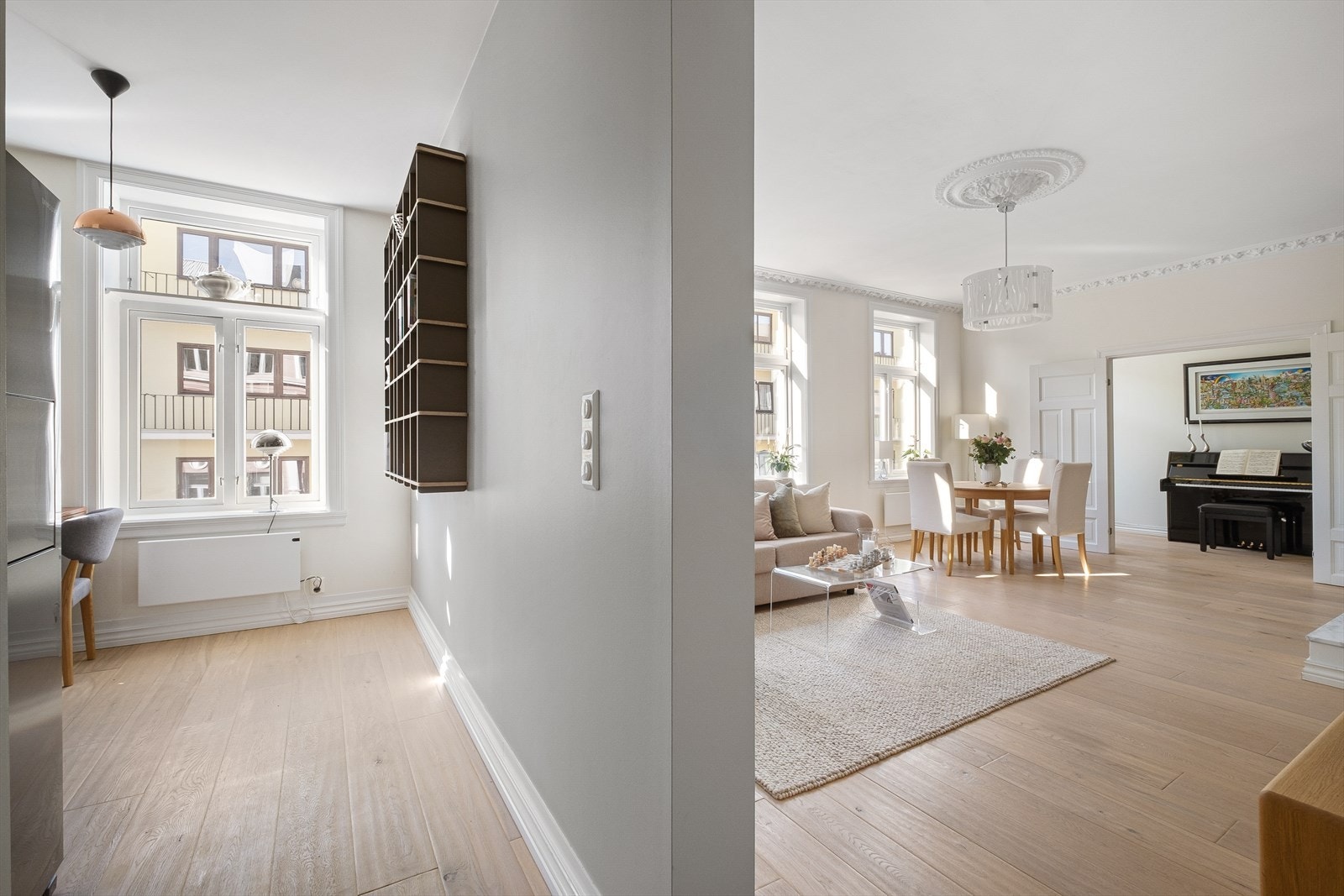 Fra stuen kommer man inn til kjøkken Galleribilde