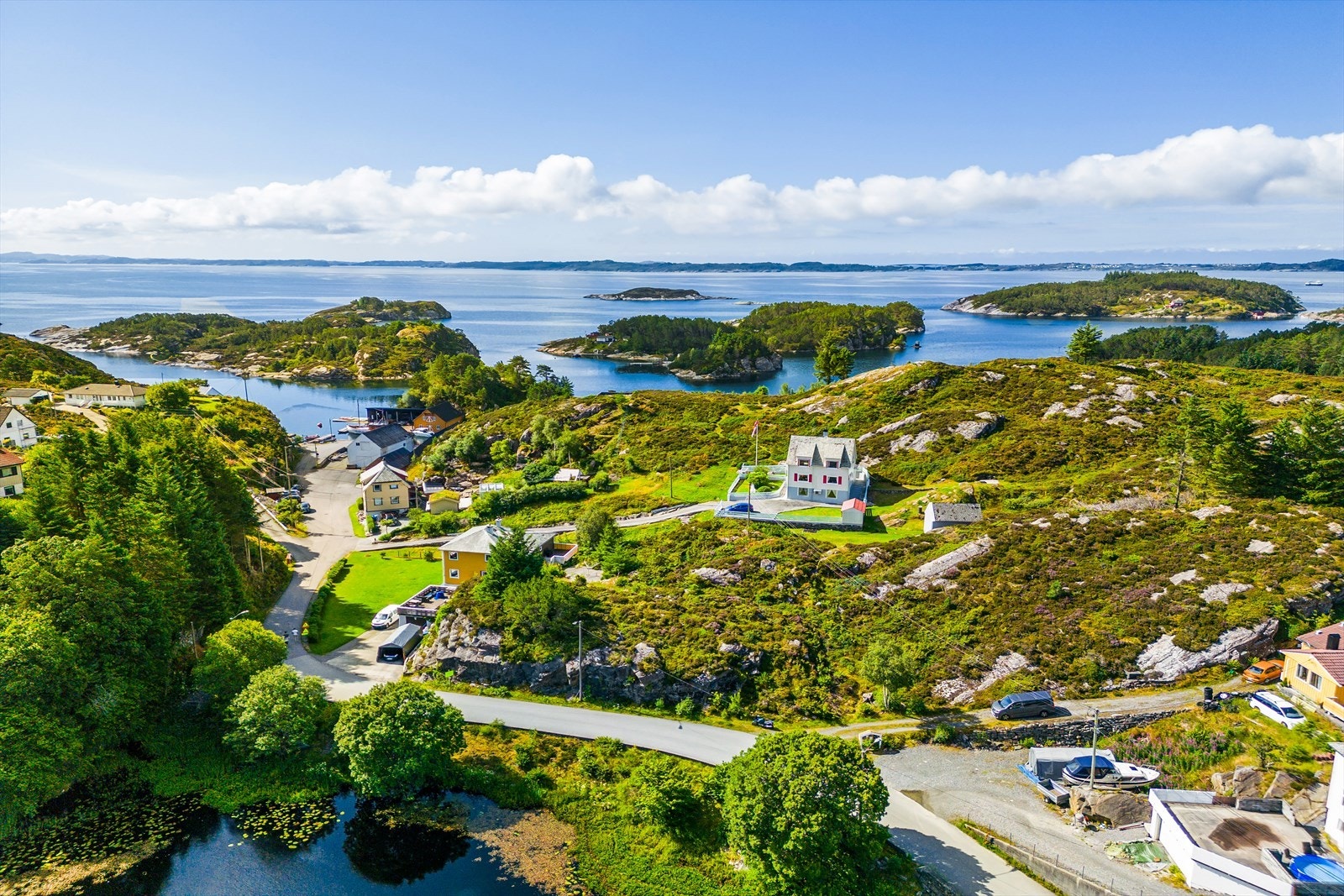 Stor tomt på Skråmestø. Galleribilde