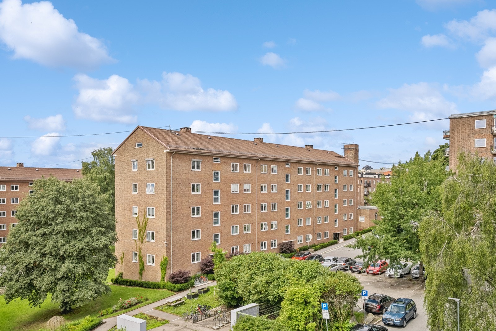Det er god avstand mellom byggene i området Galleribilde