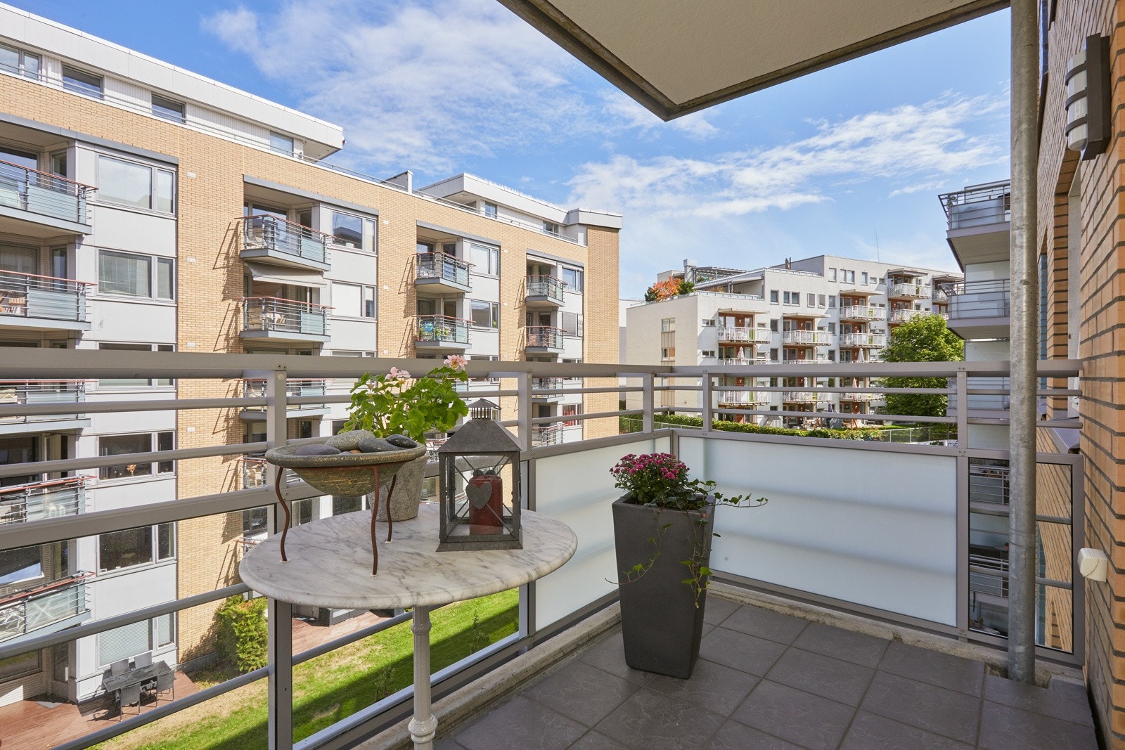 På balkongen har du plass til sittegruppe etter eget ønske. Galleribilde