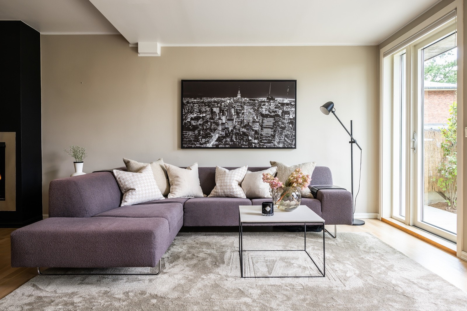 Plass til stor sofagruppe i stue Galleribilde