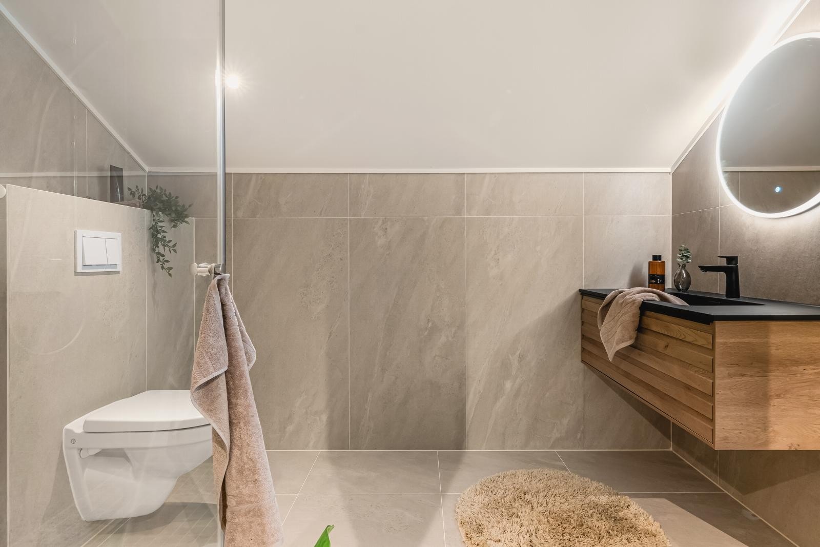 Badet i tilknytning til hovedsoverommet. Galleribilde