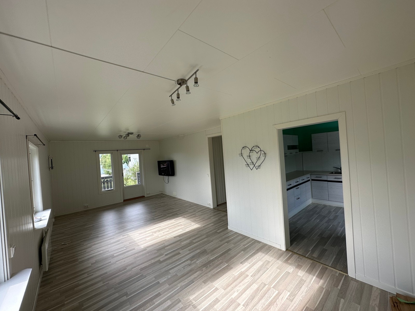 Stue. Dør til høyre fører til kjøkken. Galleribilde