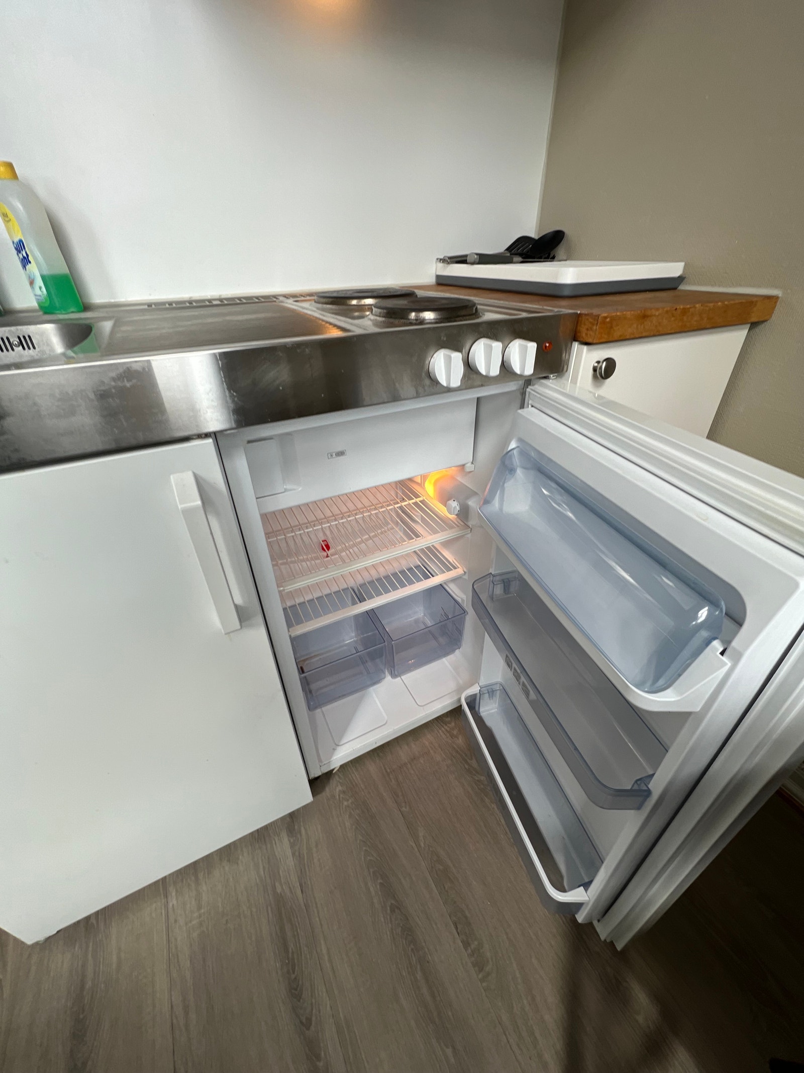 Kjøkken med integrerte hvitevarer Galleribilde