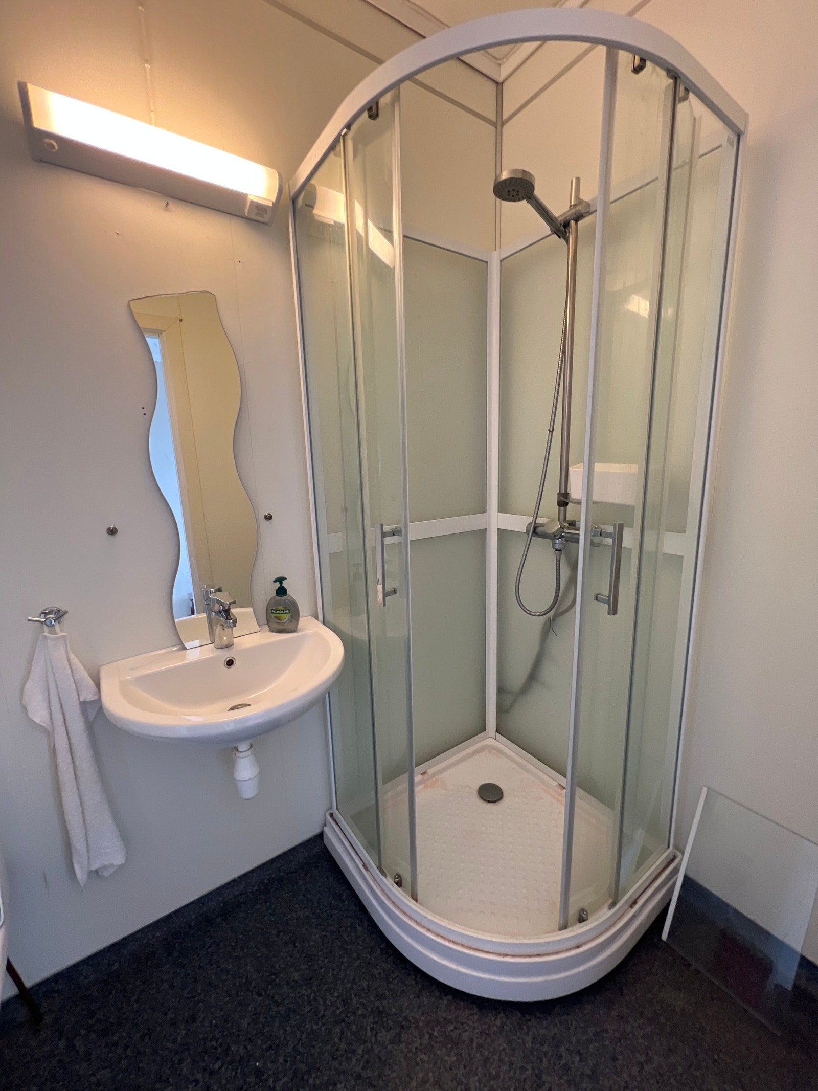 Oppgradert romslig bad Galleribilde