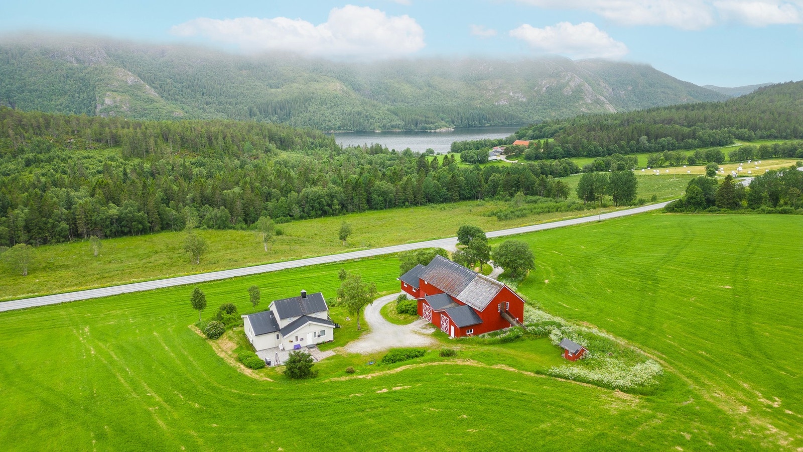 Landlig og fin beliggenhet på Ottersøy, mellom Rørvik og Kolvereid Galleribilde