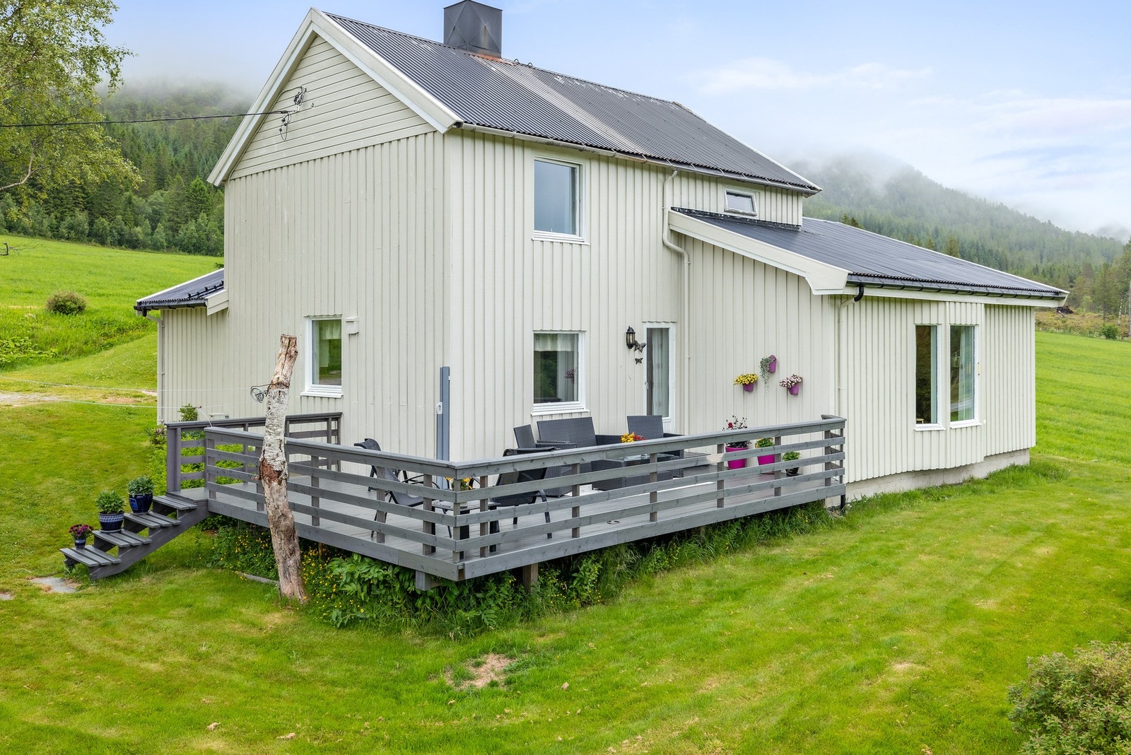 Boligen ble oppført i 1950, senere tilbygd i 1995 og i 2006 Galleribilde