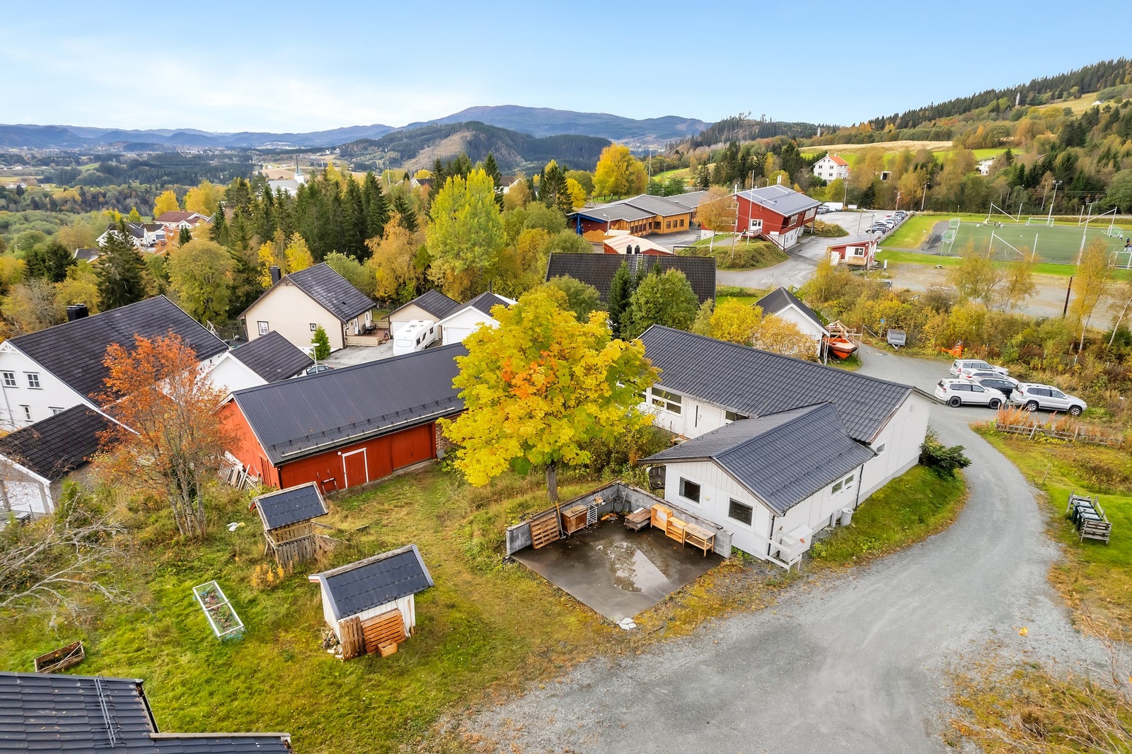 Næringsbygg (barnehage) på 219m² BRA. Barnehagen er nedlagt siden 2009. Trondheim Kommune opplyser om eksisterende barnehagedekning på Bratsberg kulturbarnehage. Galleribilde