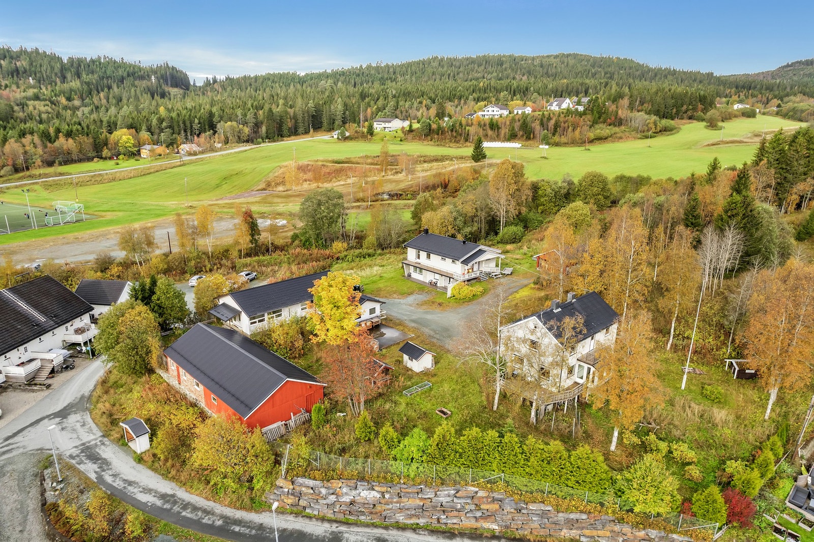 Både Jonsvatnet og Nidelva finnes en sykkeltur unna, og byr på fiskemuligheter og utfartsområder. Galleribilde