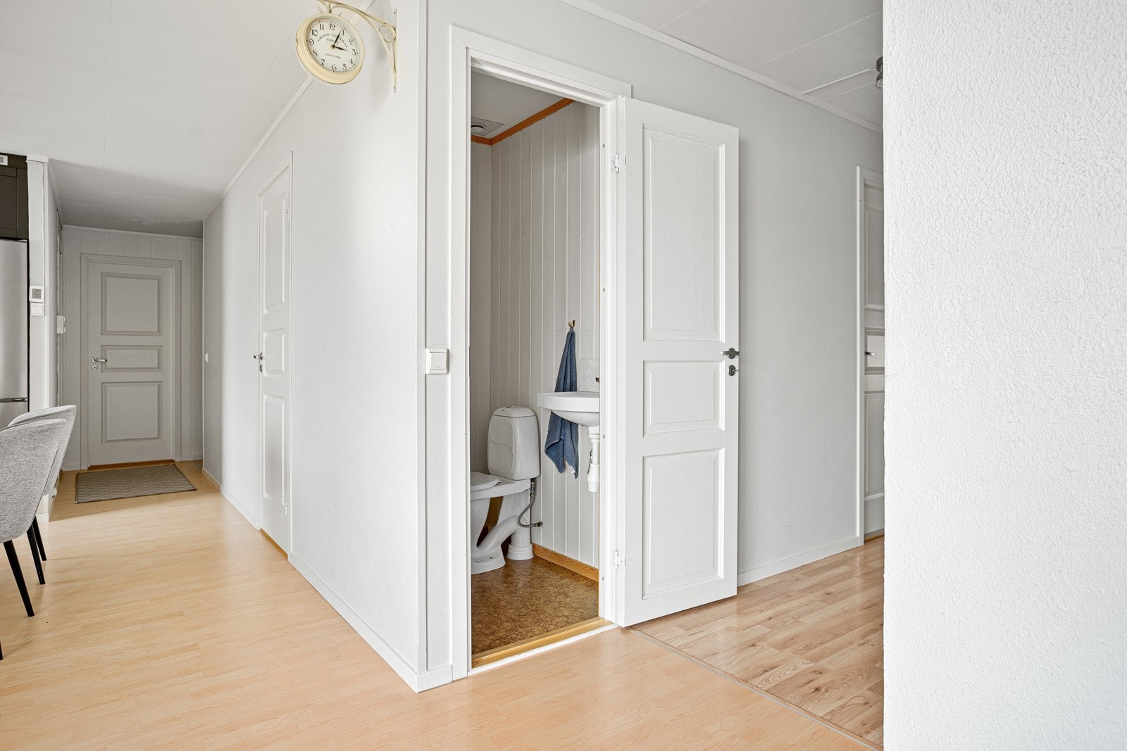 Overetasjen har i tillegg til bad et eget toalettrom. Galleribilde