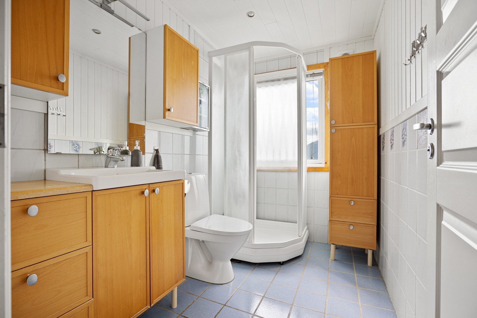 Badet er av eldre dato, men det oppfyller de behov man har. Galleribilde