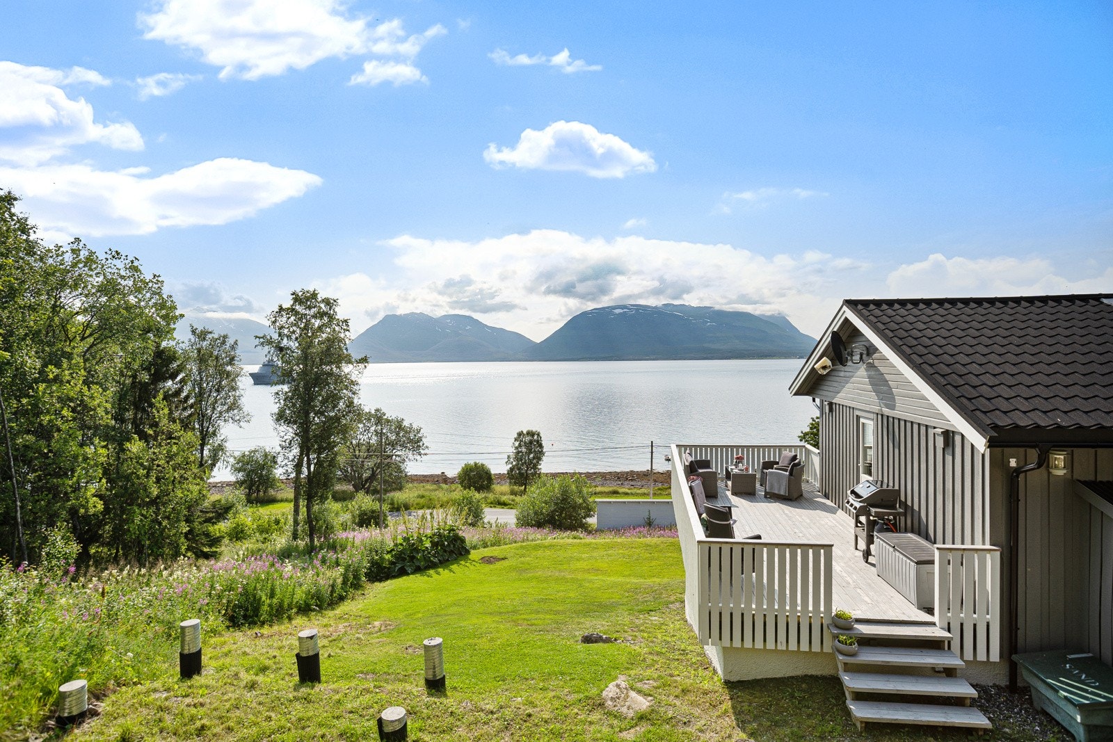 Velkommen til Ramfjordnesvegen 150 - Presentert av Anders Karlstrøm Galleribilde