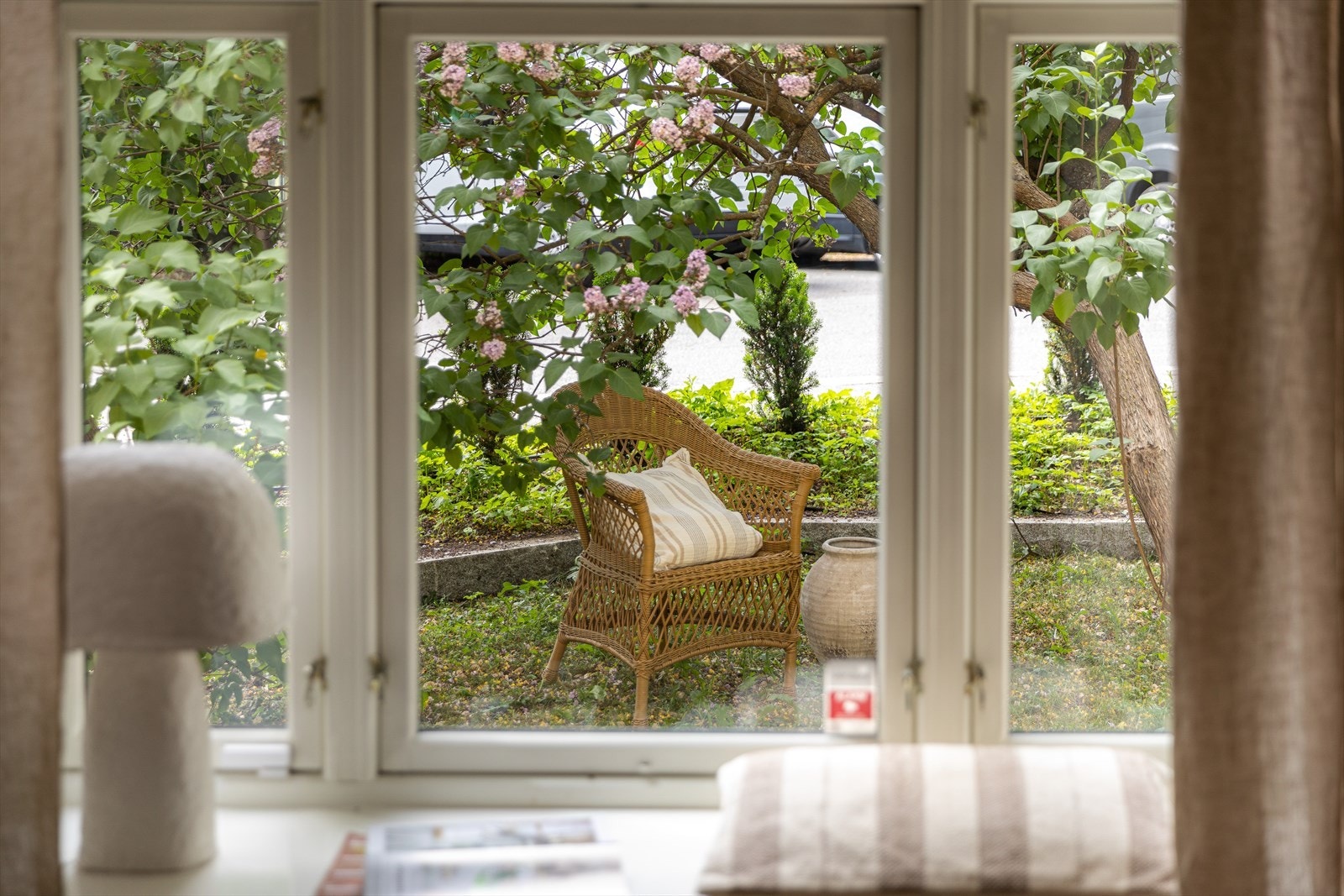 En flott og pent opparbeidet forhage Galleribilde