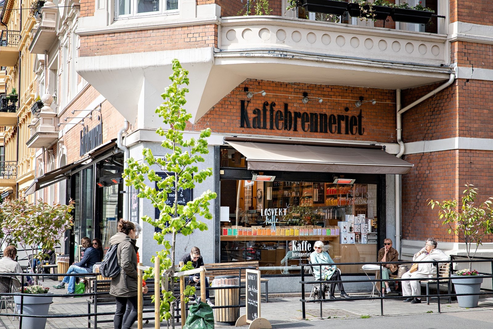 Kaffebrenneriet i Skovveien 8 ligger kun en kort og hyggelig spasertur unna leiligheten, og det er et meget hyggelig sted å besøke Galleribilde