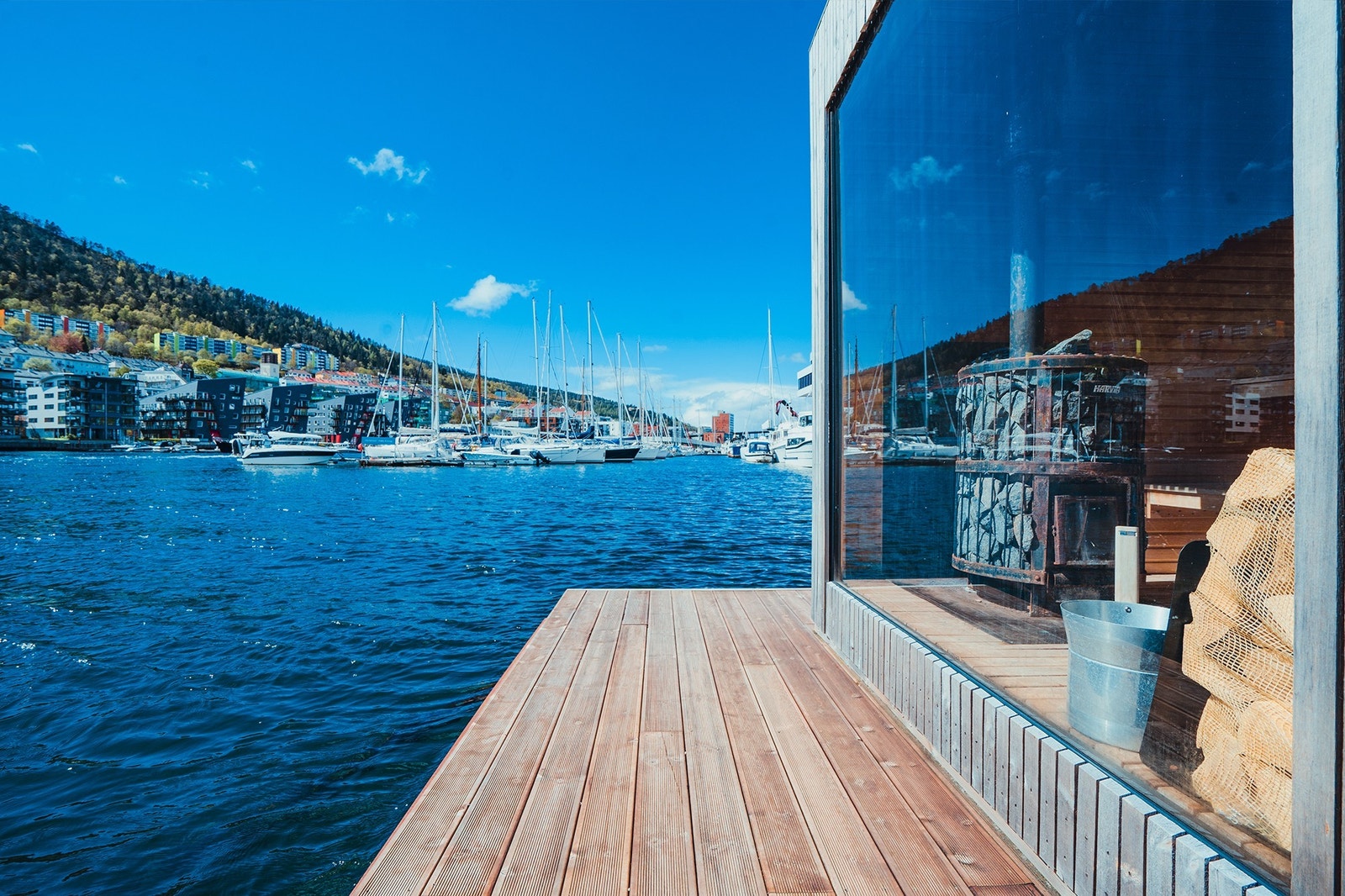 Hva med å avslutte arbeidsdagen med en tur i Bergen Heit Sauna
– som ligger rett ved Marineholmen gjestehavn. Galleribilde