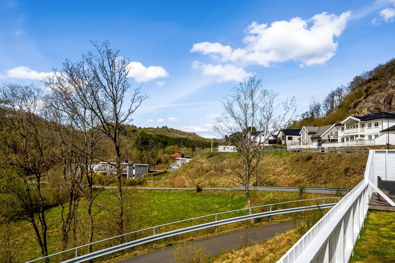 Utsikt fra tomta. Galleribilde