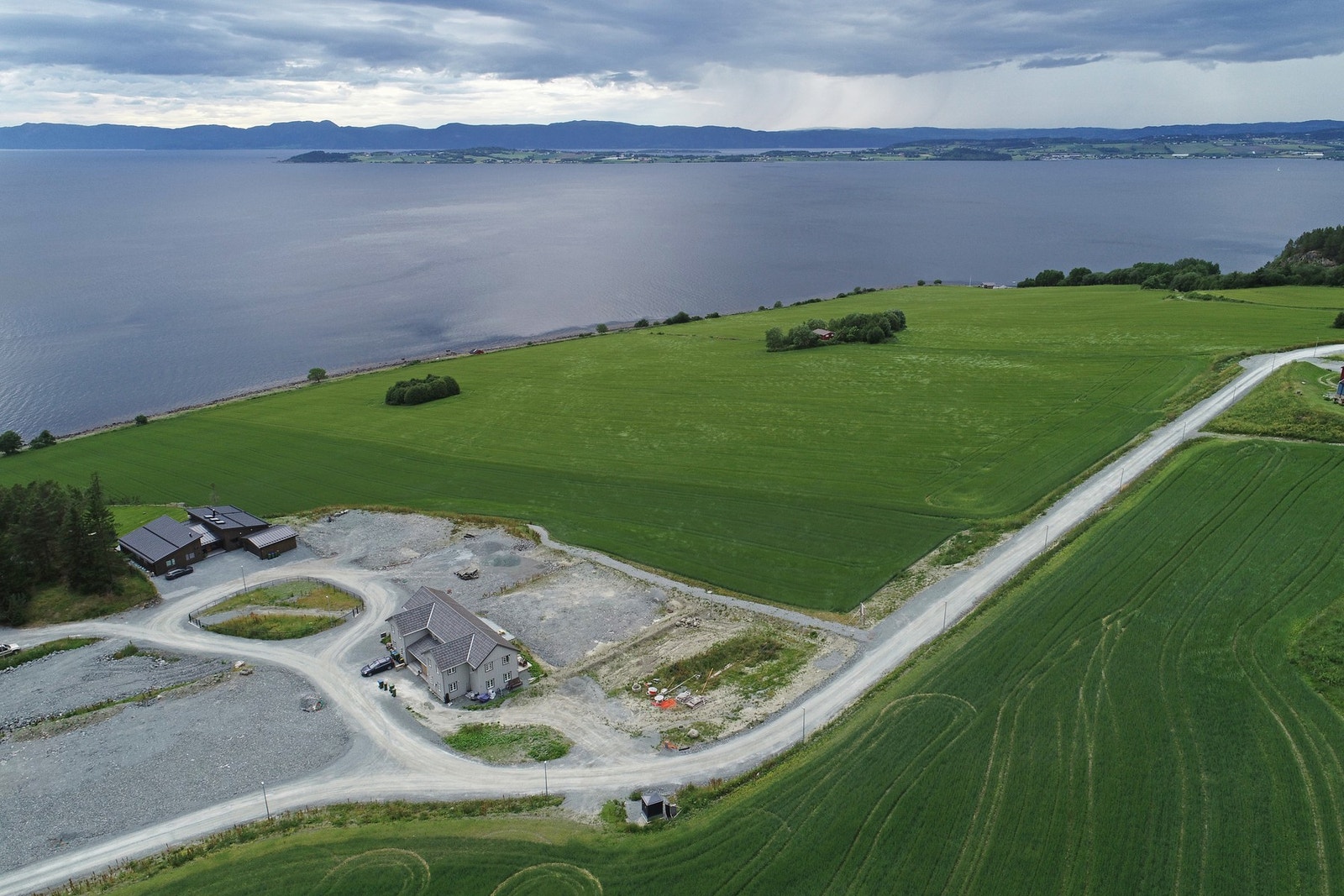 Beliggenheten i feltet byr på panorama utsikt utover Trondheimsfjorden. Galleribilde