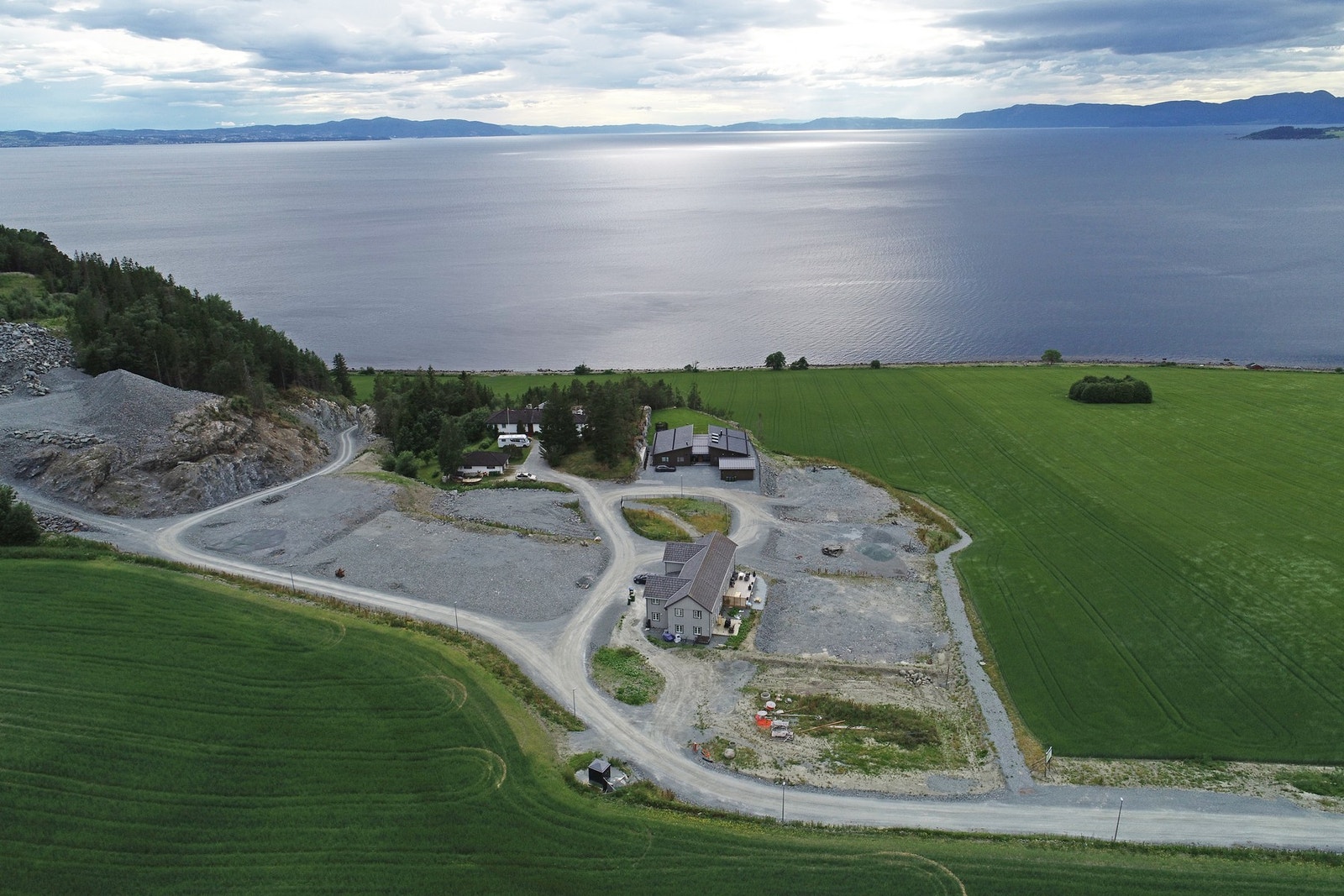 Her har du nærhet til fjorden - samt fantastisk utsikt. Galleribilde