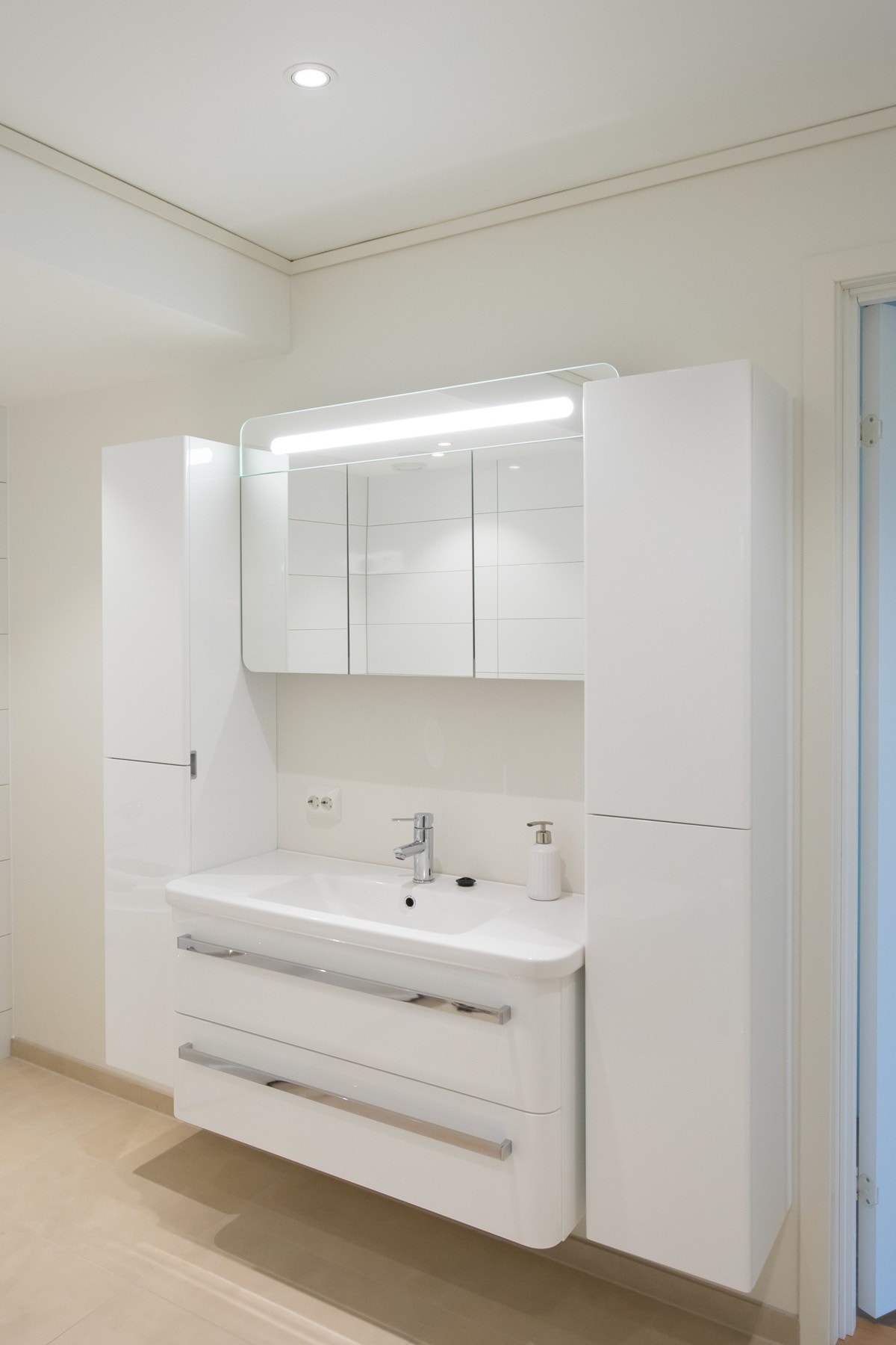 Baderomsinnredning underetg. Galleribilde