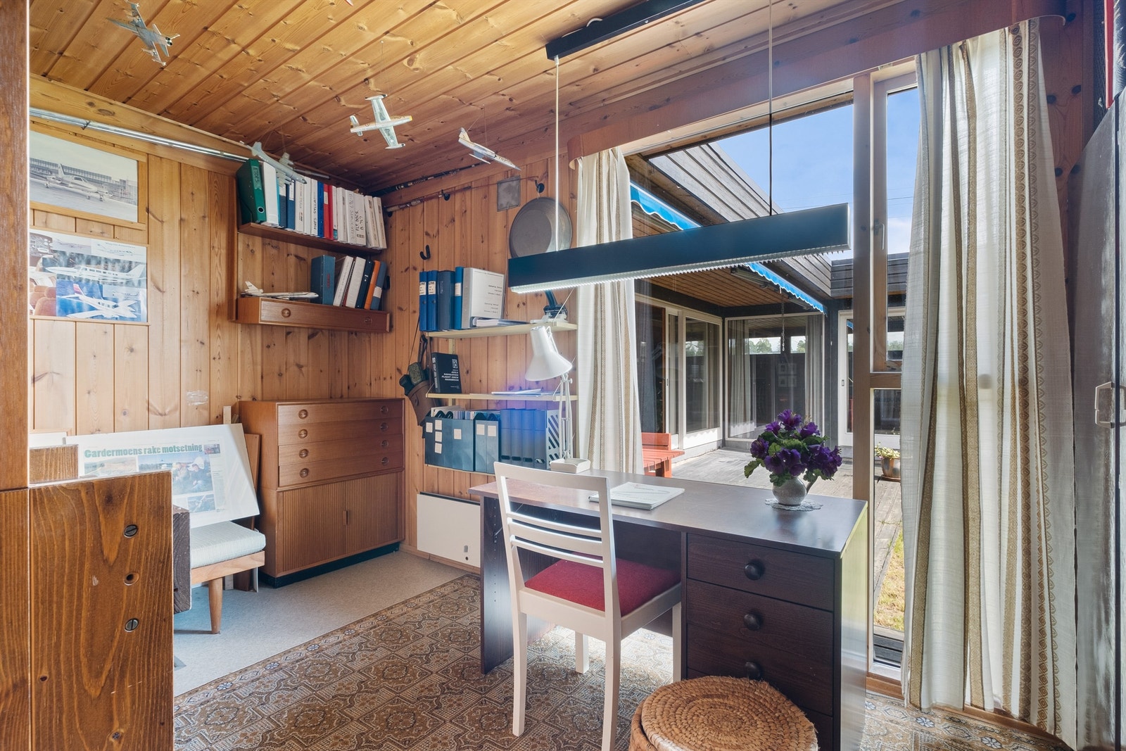 Det ene soverommet blir i dag benyttet som kontor. Galleribilde