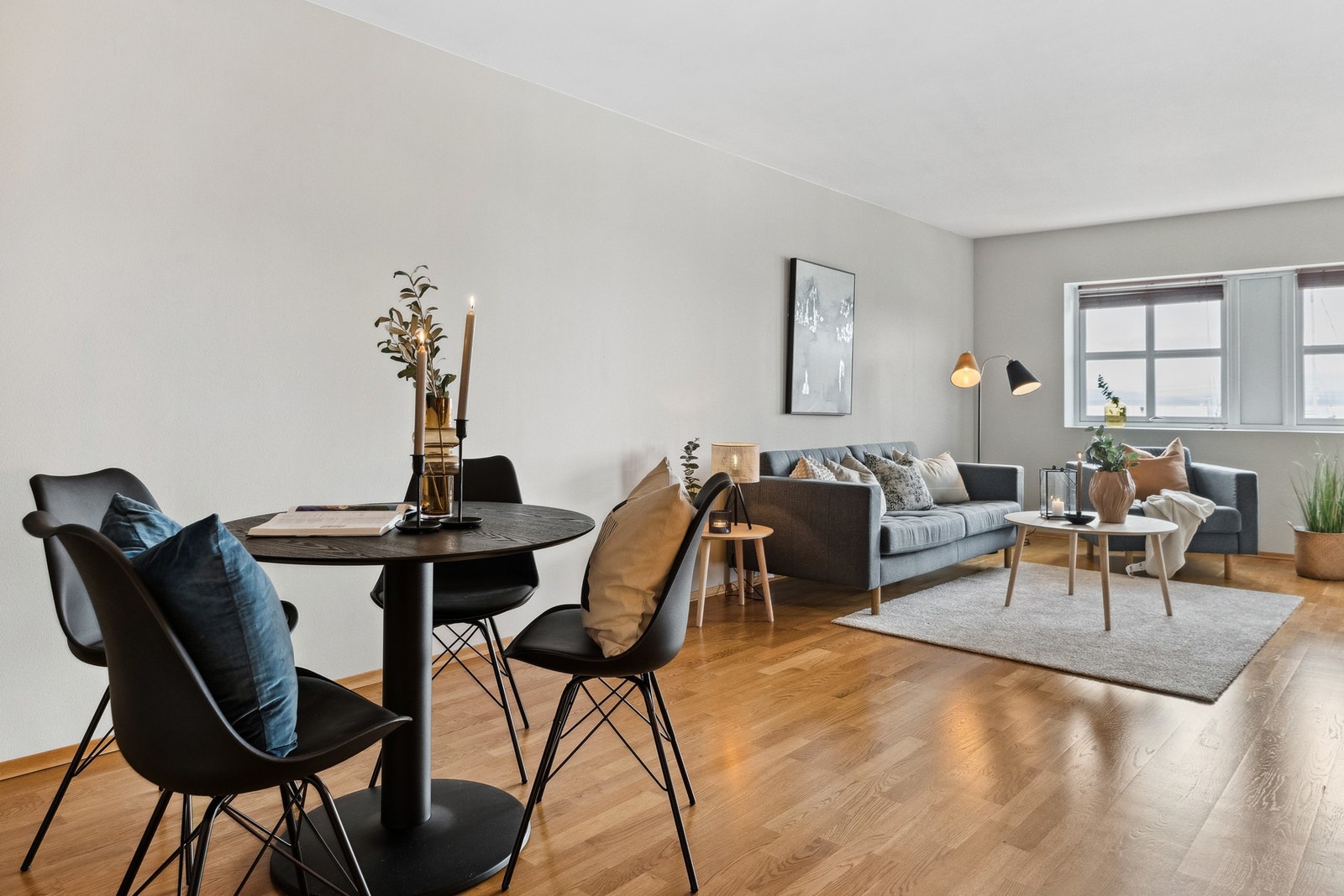 God plass til egen spisestue. Galleribilde