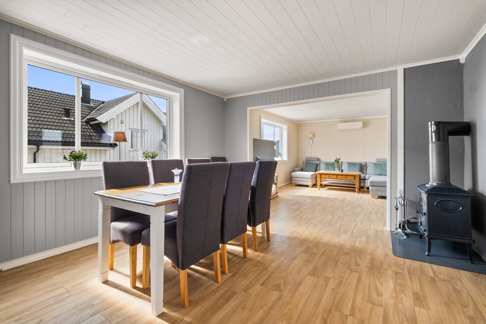 Romslig stue/spisestue Galleribilde
