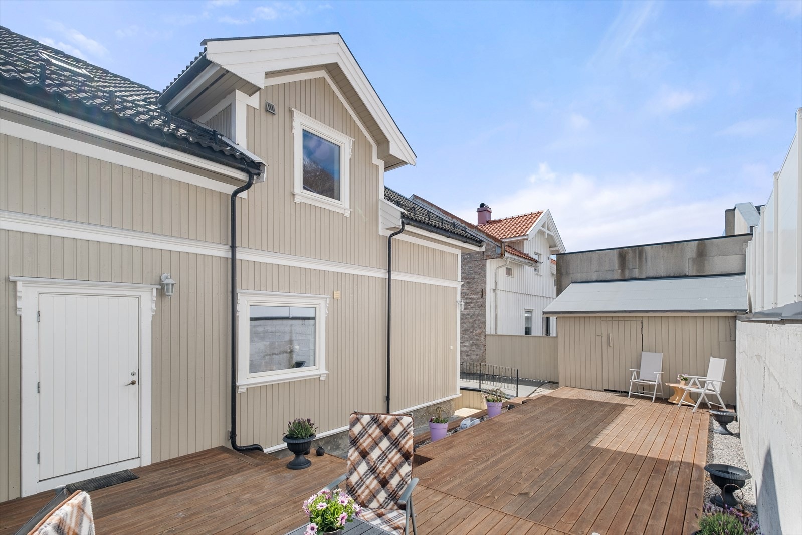 Her er det god plass til flere sittegrupper Galleribilde