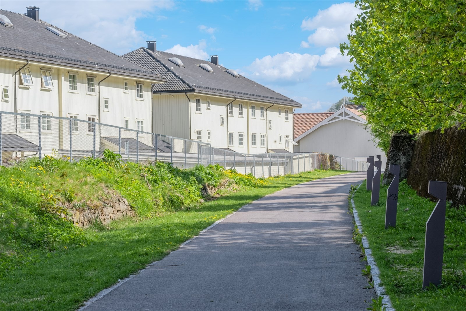 Gangvei fra togstasjon til sentrum Galleribilde
