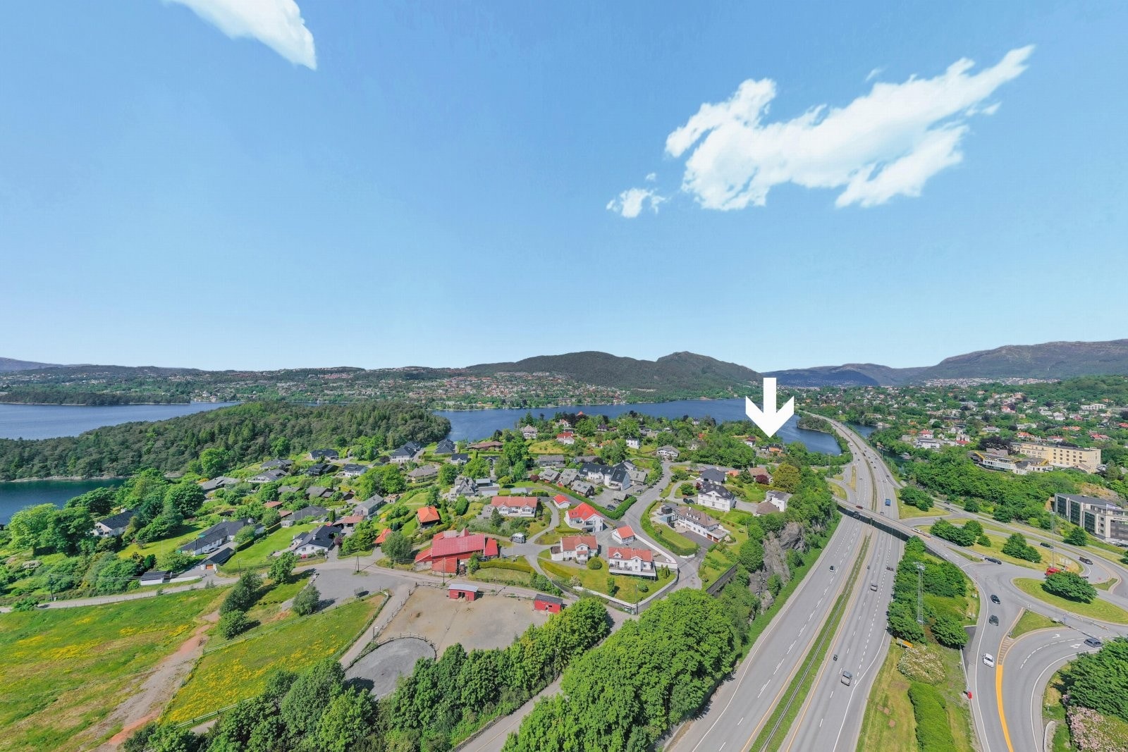Himladronen. Boligen har en meget sentral plassering på Hop. Galleribilde