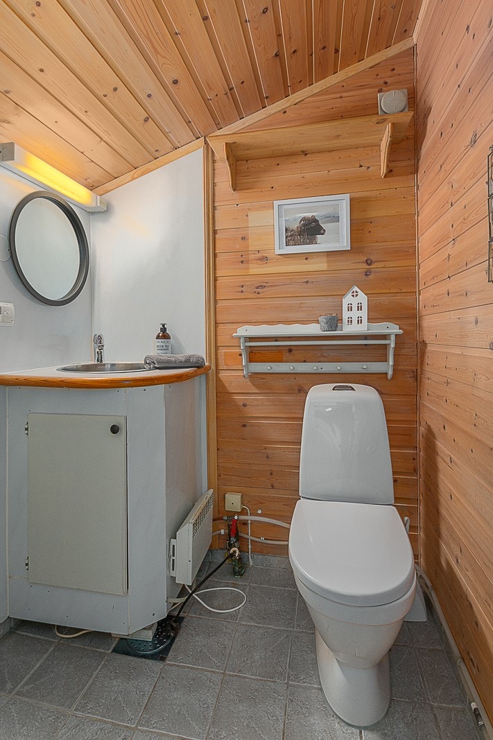Toalettrom. Galleribilde