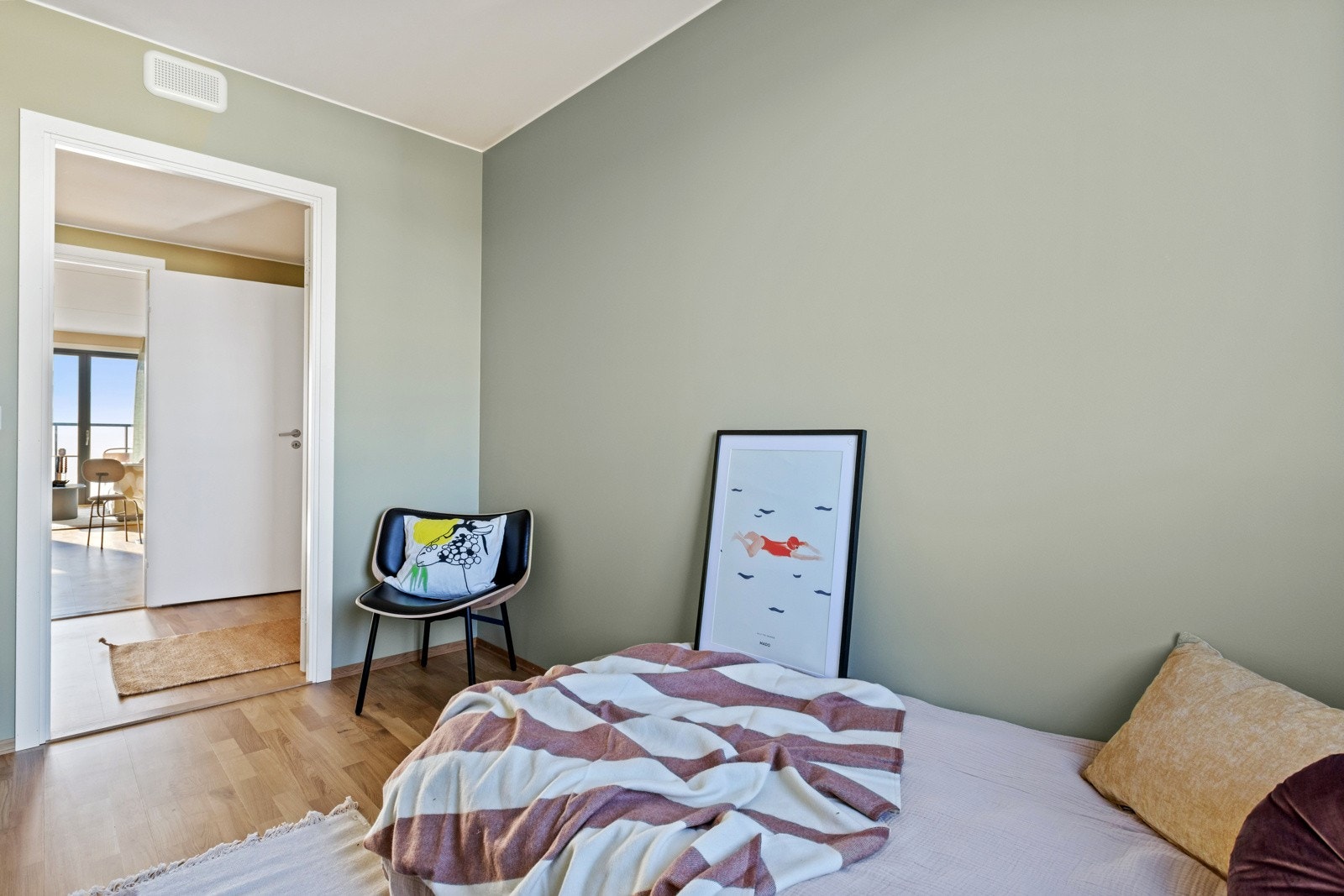Leilighetens tre første soverom har adkomst fra gangen. Galleribilde