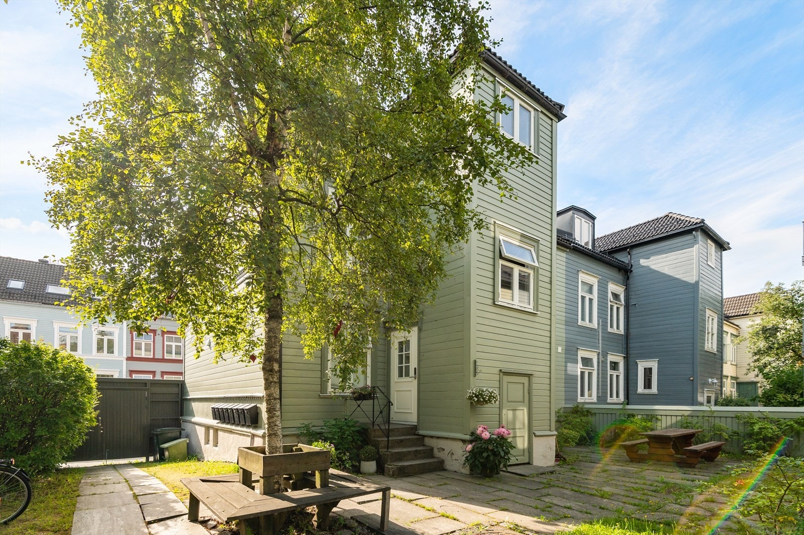 Sameiet disponerer flott felles bakgård. Galleribilde