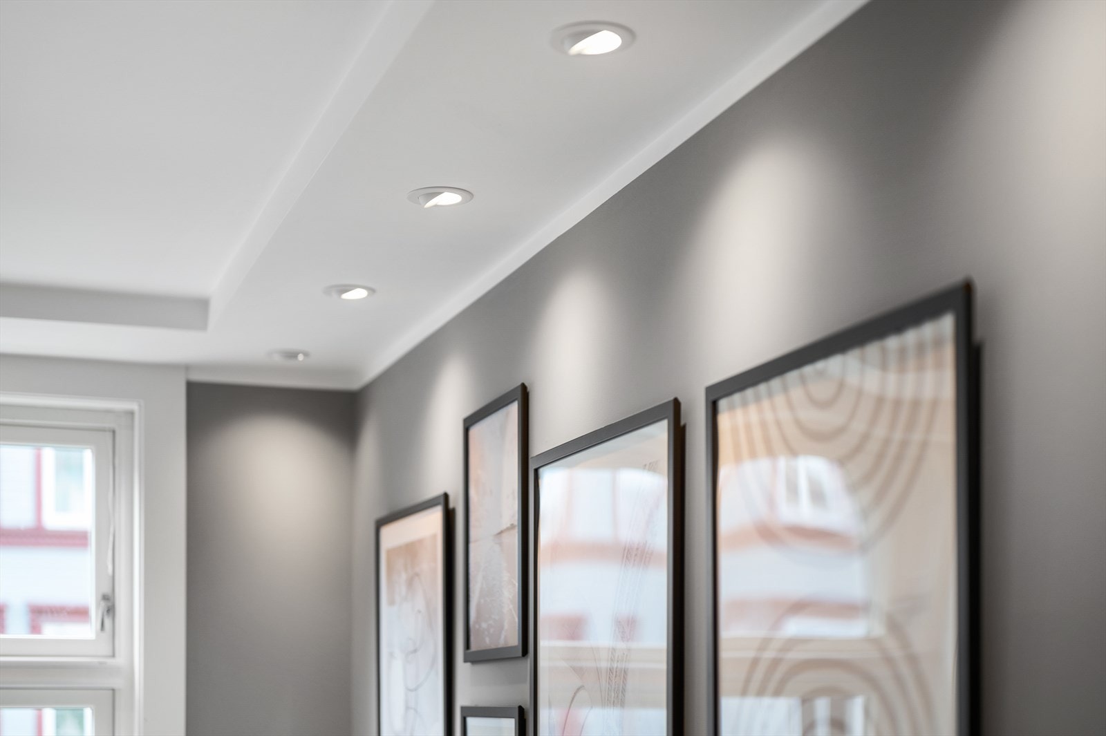 Det ble etablert spotter i hele leiligheten når den ble totalrenovert i 2021. Galleribilde