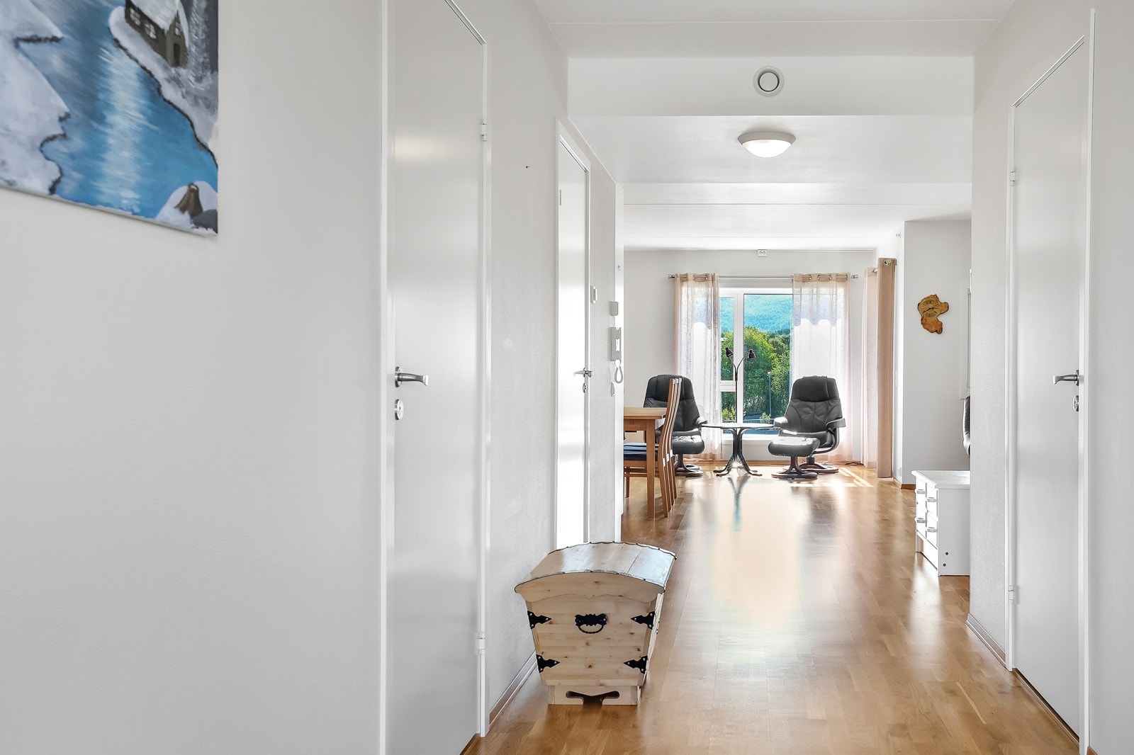 Gang med plass til oppbevaring Galleribilde
