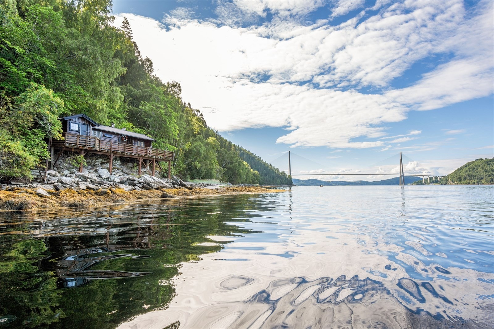 Heimdal Eiendomsmegling ved Ludvig Bøgseth har gleden av å presentere den perlen i Skarnsundet 3! Galleribilde