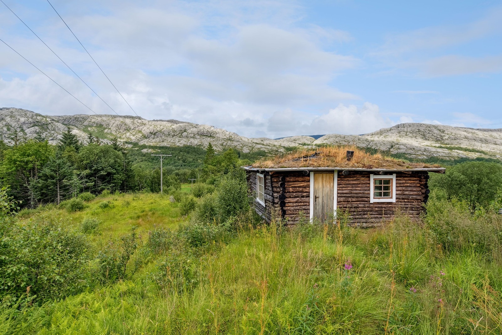 Grillhuset er bygd i regi av tidligere eiere og gir en særdeles fin bruksverdi til eiendommen. Galleribilde