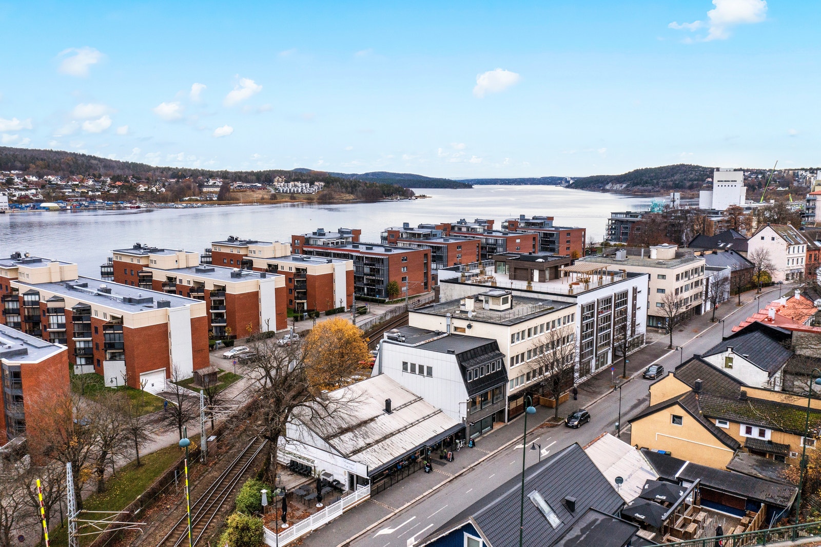 Det er fin beliggenhet med kanalen i nærheten. Galleribilde