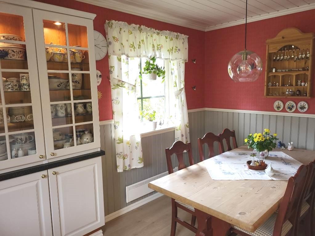 God plass til et langbord der en kan samle familien og gode venner. Galleribilde
