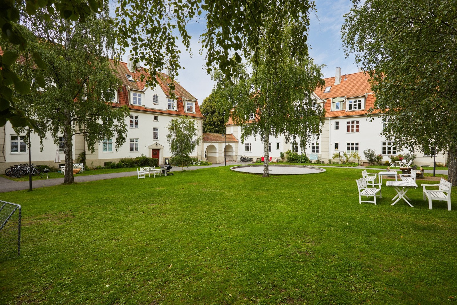 Borettslaget har store og flotte fellesarealer som byr opp til mye utendørs hygge. Galleribilde