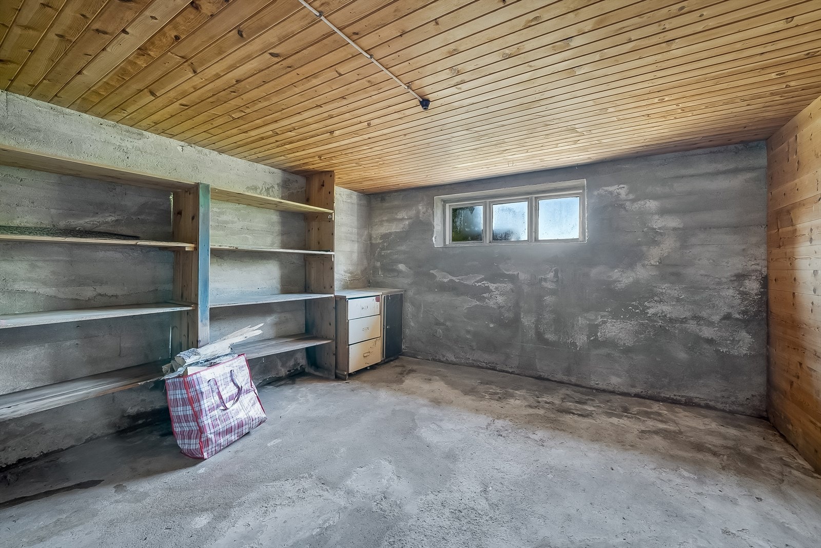Kjelleren består av div. kjellerrom Galleribilde