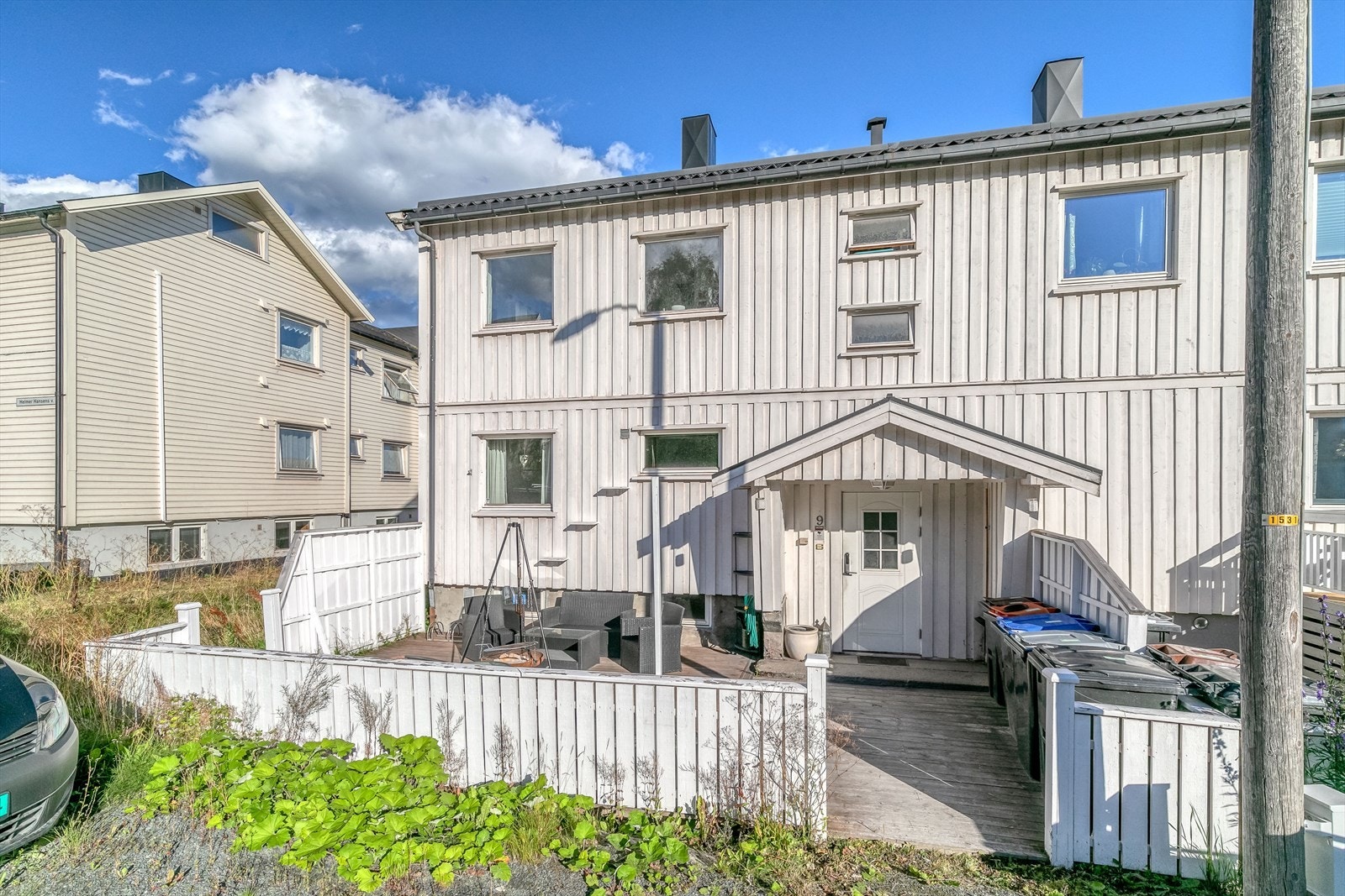 Innholdsrik del av vertikaldelt tomannsbolig. Galleribilde