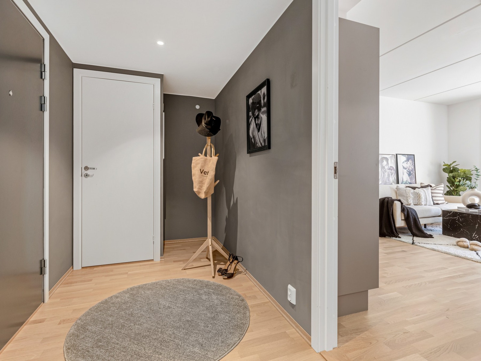 Entré. Galleribilde