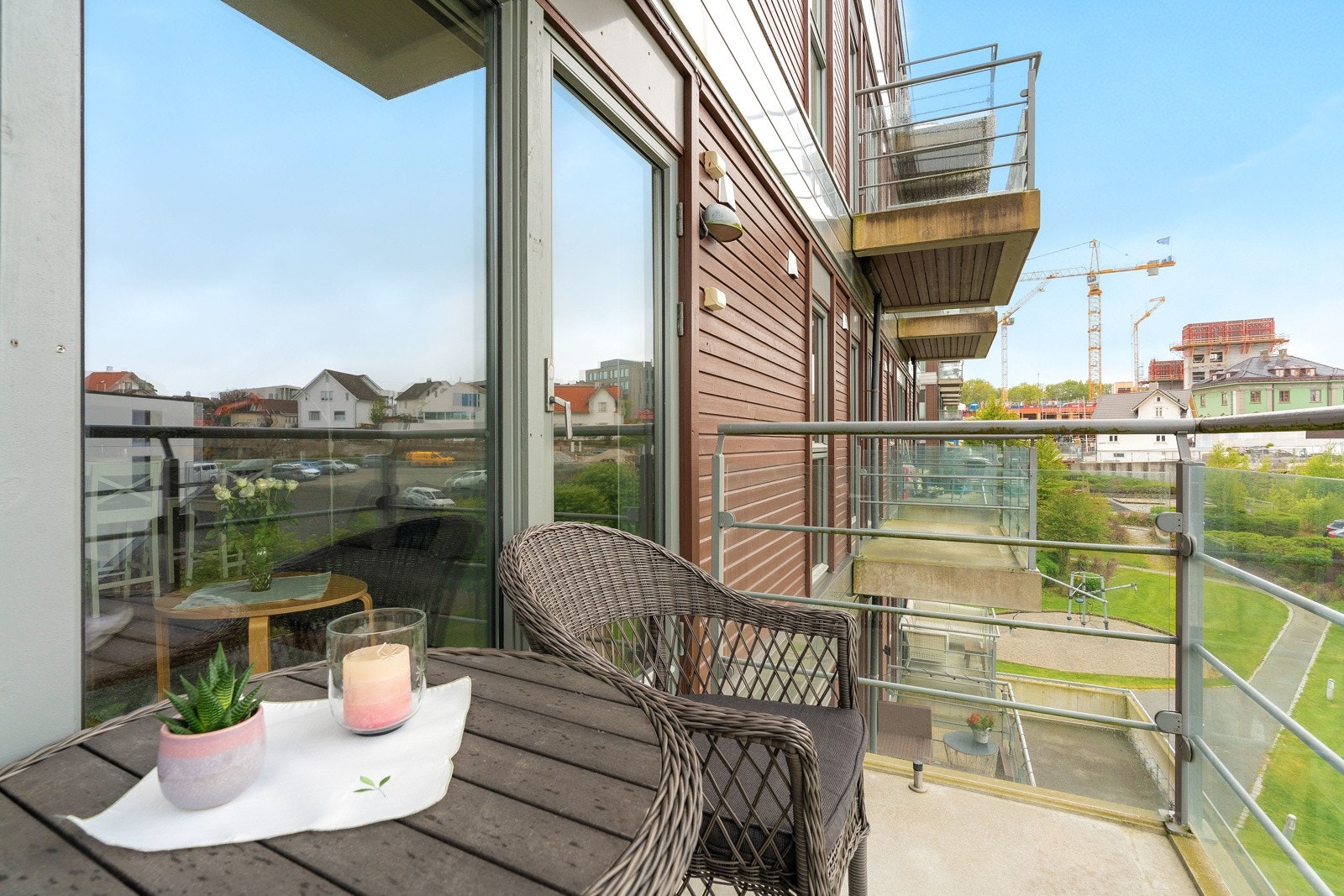 Dette er en lys og velholdt 2-roms leilighet fra 2008 med attraktiv beliggenhet i Østre bydel. Galleribilde