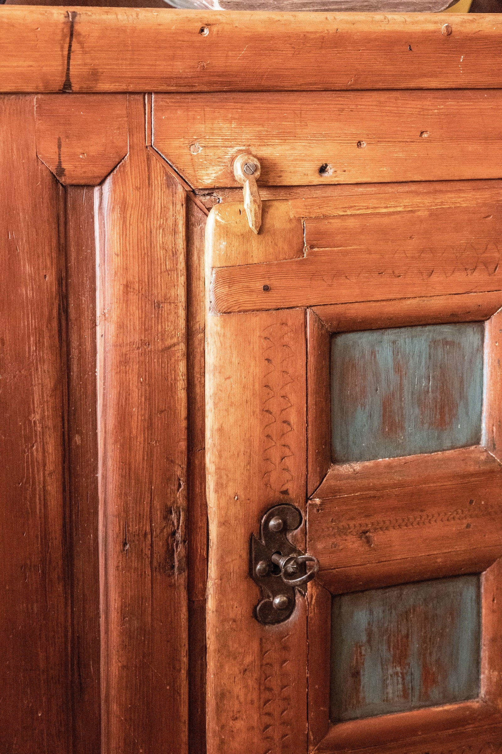 Lekkert detalj på skapdør. Galleribilde